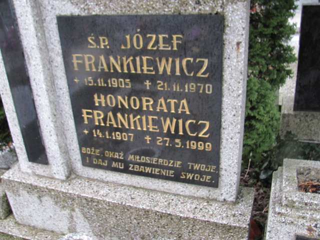 Józef Frankiewicz 1905 Bielsko-Biała katedra - Grobonet - Wyszukiwarka osób pochowanych