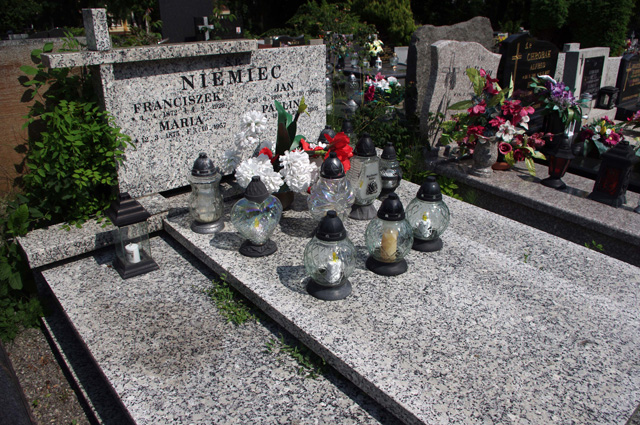 Grób Jan  Niemiec