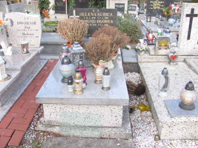 Grób Edmund Ogórek